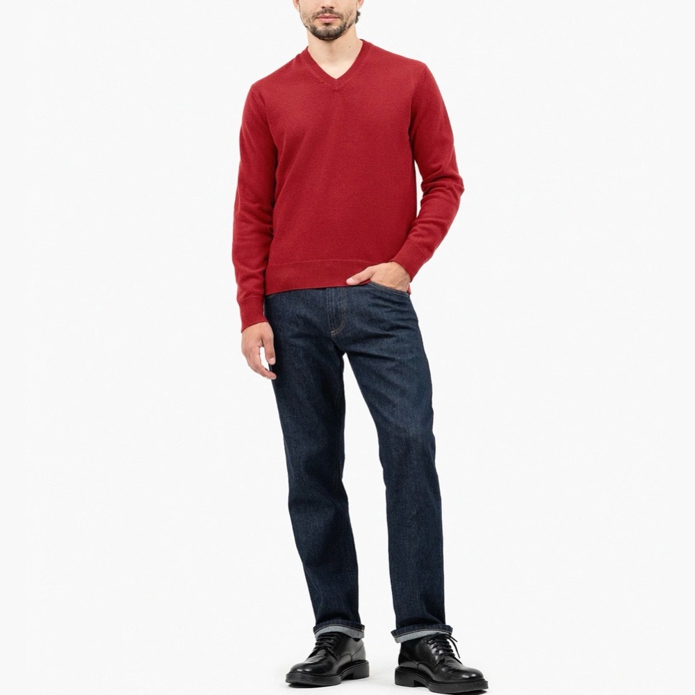 Alan Paine Men's Lambswool Red V-Neck Sweater